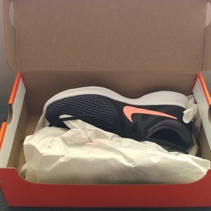 SORRY SOLD. Nike Revolution 4 - New